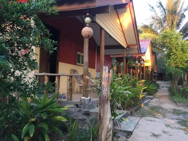Relax Beach House Ko Lanta エクステリア 写真